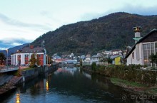 Идрийка — городок наш разделяет река...