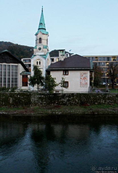 Идрийка — городок наш разделяет река...