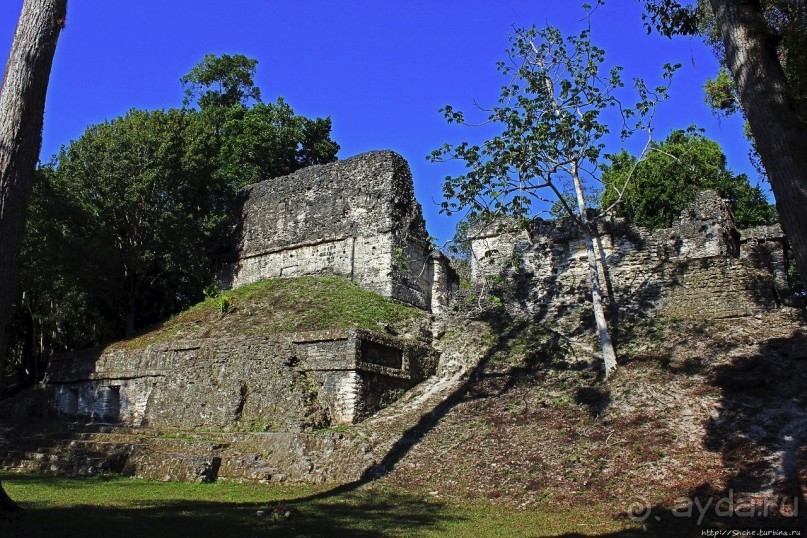 Тикаль. Площадь Семи Храмов