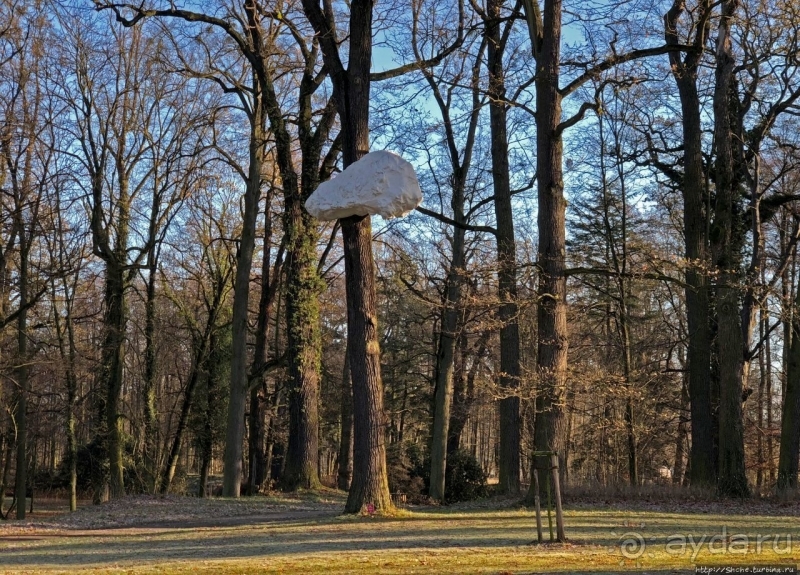 Роскошный ландшафтный парк у красивейшего замка Польши