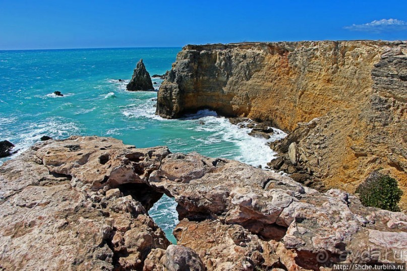 Кабо Рохо — отвесные скалы "Красного Мыса"