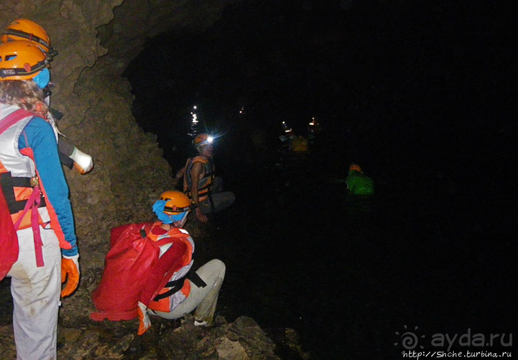 Полые скалы Вьетнама: Hung Ton — первый заплыв в подземелье