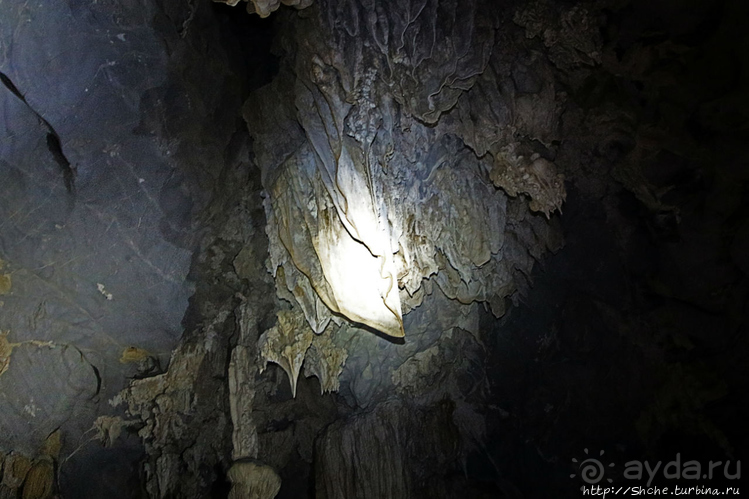 Полые скалы Вьетнама: Hung Ton — первый заплыв в подземелье