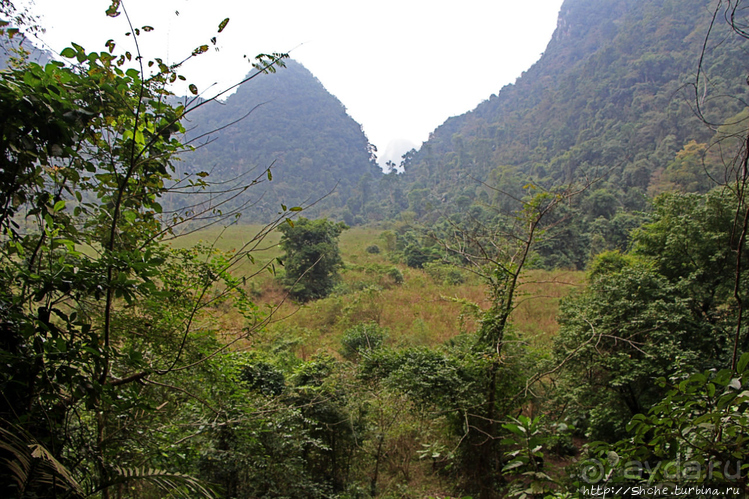 Полые скалы Вьетнама: Hung Ton — первый заплыв в подземелье