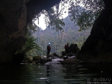 Полые скалы Вьетнама: Hung Ton — первый заплыв в подземелье