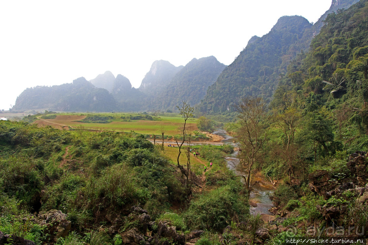 Полые скалы Вьетнама: Hung Ton — первый заплыв в подземелье