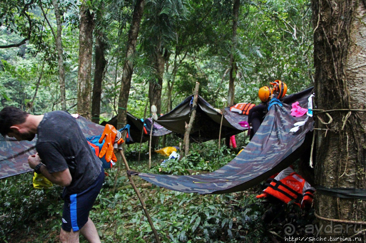 Полые скалы Вьетнама: Hung Ton — первый заплыв в подземелье