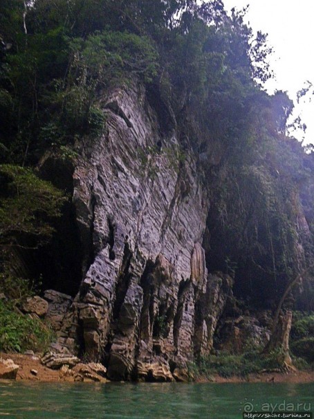 Полые скалы Вьетнама: Hung Ton — первый заплыв в подземелье