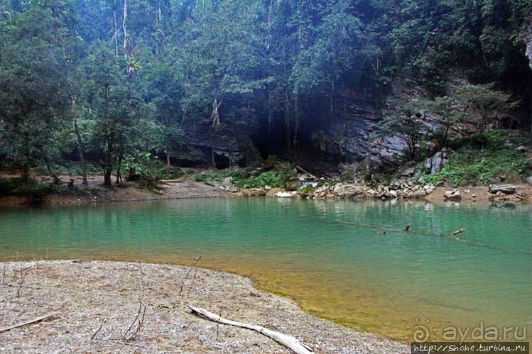 Полые скалы Вьетнама: Hung Ton — первый заплыв в подземелье