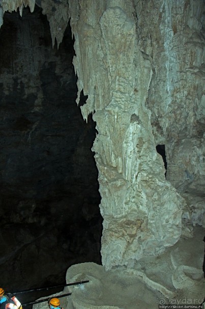 Полые скалы Вьетнама: Hung Ton — первый заплыв в подземелье