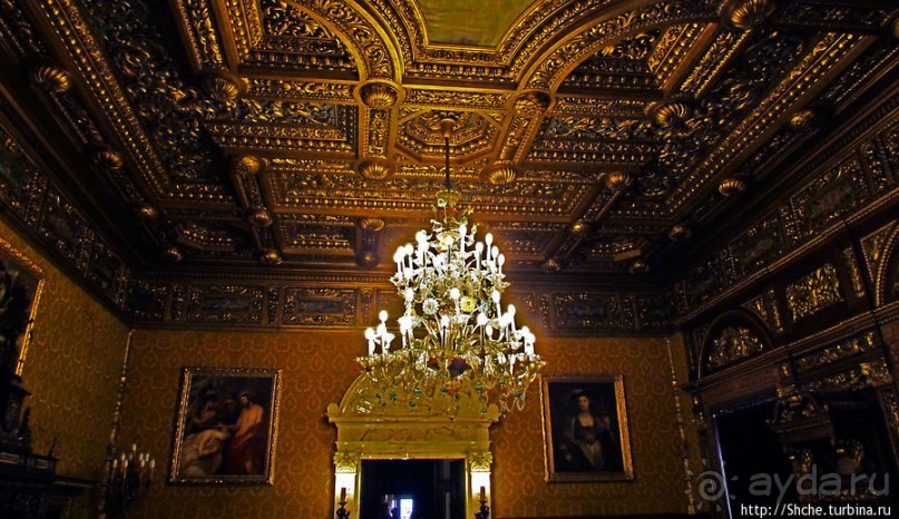 Королевский дворец Пелеш. Первый этаж