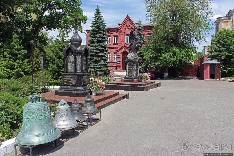 Соборы в стиле украинского барокко. Покровский в Харькове