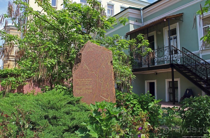 Соборы в стиле украинского барокко. Покровский в Харькове Соборы в стиле украинского барокко. Покровский в Харькове