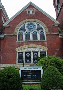 В гостях у Радуги. Первая Баптистская церковь Адамса