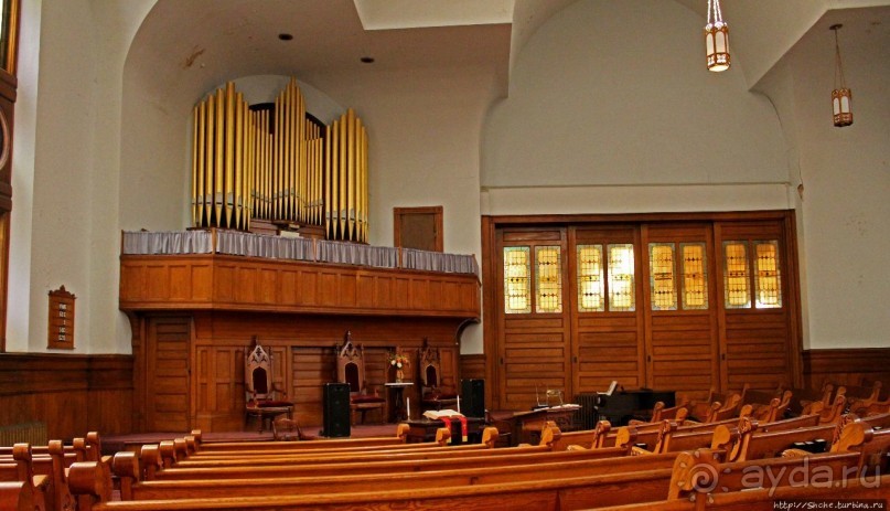 В гостях у Радуги. Первая Баптистская церковь Адамса