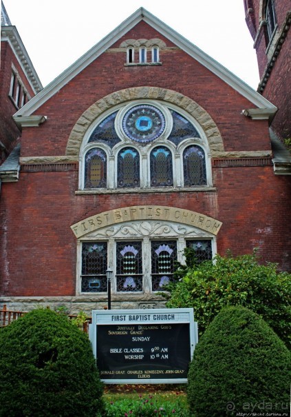 В гостях у Радуги. Первая Баптистская церковь Адамса