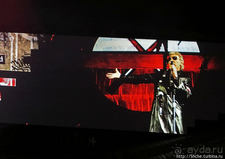 Большое шоу на большом стадионе. "Стена" Р. Уотерс в Париже