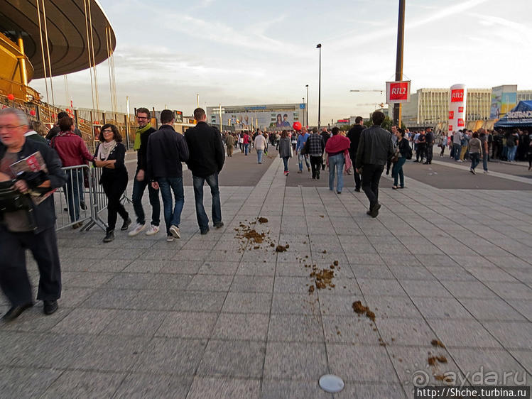 Большое шоу на большом стадионе. "Стена" Р. Уотерс в Париже