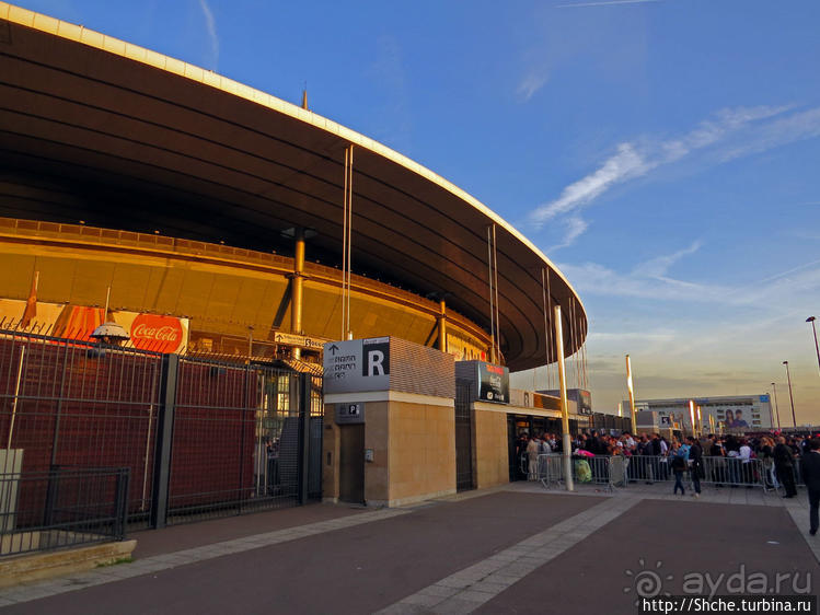 Большое шоу на большом стадионе. "Стена" Р. Уотерс в Париже
