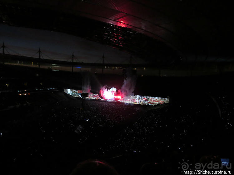 Большое шоу на большом стадионе. "Стена" Р. Уотерс в Париже