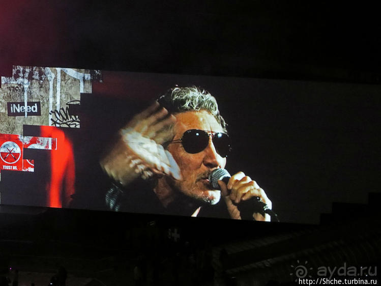 Большое шоу на большом стадионе. "Стена" Р. Уотерс в Париже