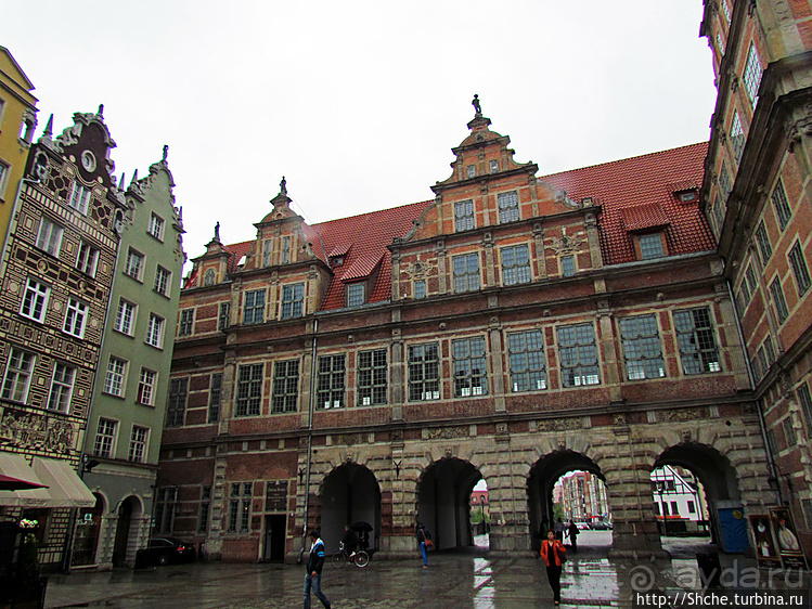 Кусочек Королевского тракта — улица Dlugi Targ в Гданьске