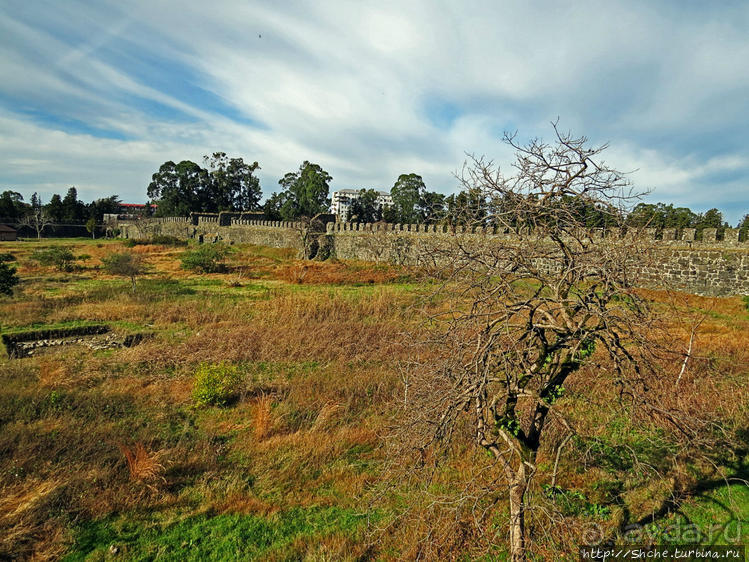 Крепость Гонио. Стены, на стенах, за стенами, внутри стен