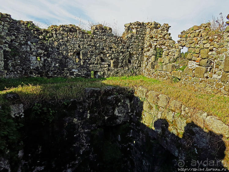 Крепость Гонио. Стены, на стенах, за стенами, внутри стен