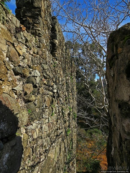 Крепость Гонио. Стены, на стенах, за стенами, внутри стен