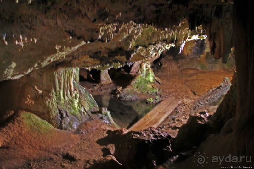 У пещеры нет плохой погоды. Купания в Cathedral Cave У пещеры нет плохой погоды. Купания в Cathedral Cave