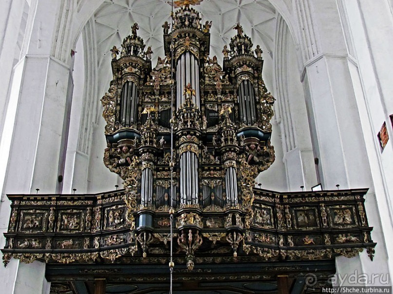 Базилика Мариацка — крупнейшая кирпичная церковь в Европе