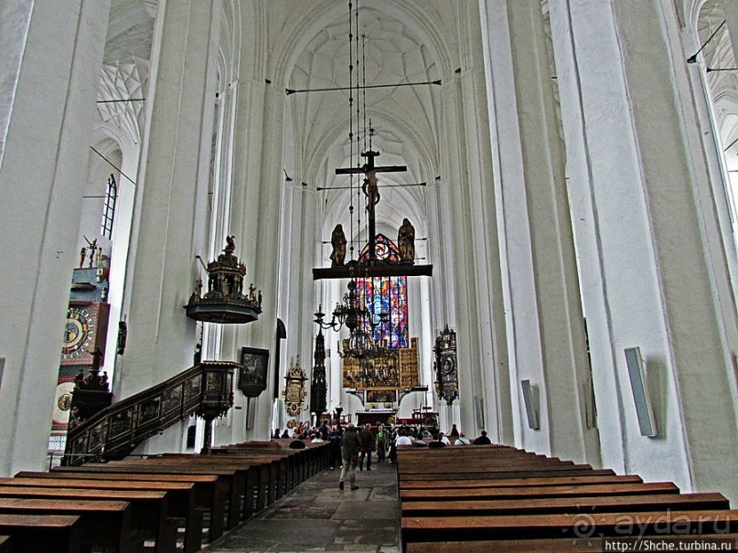 Базилика Мариацка — крупнейшая кирпичная церковь в Европе