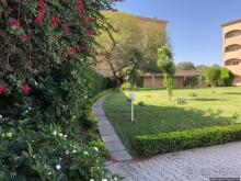 А из нашего окошка аэропорт видать немножко