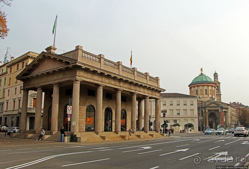 Был в Бергамо, спросил собак о Труфальдино — не знают