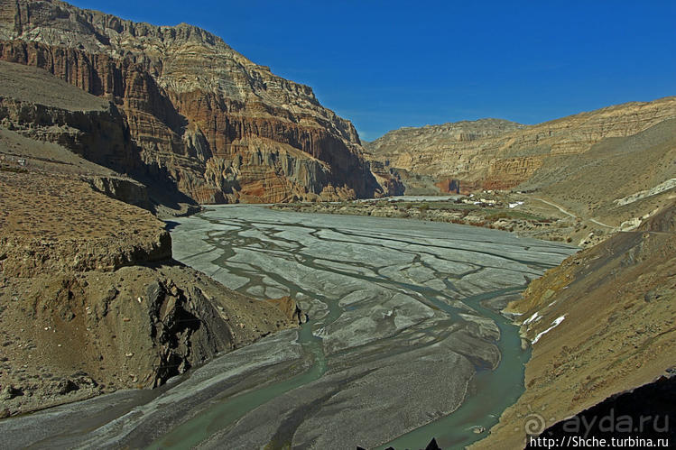 Королевство Ло, Запретное королевство Мустанг — что и как
