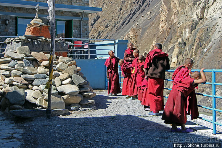 Королевство Ло, Запретное королевство Мустанг — что и как