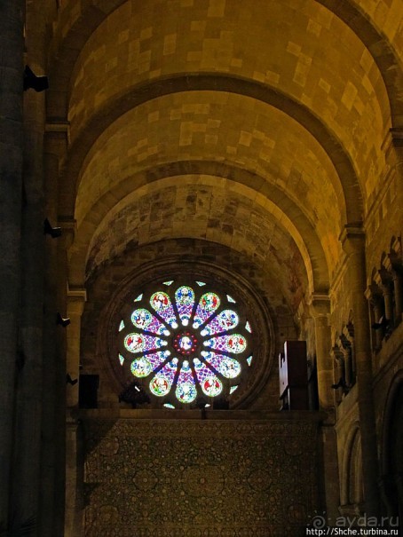 Кафедральный собор Лиссабона в арабском квартале "Алфама"