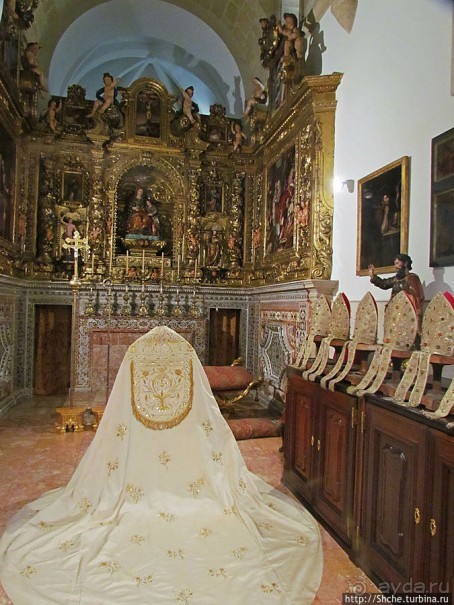 Кафедральный собор Лиссабона в арабском квартале "Алфама"