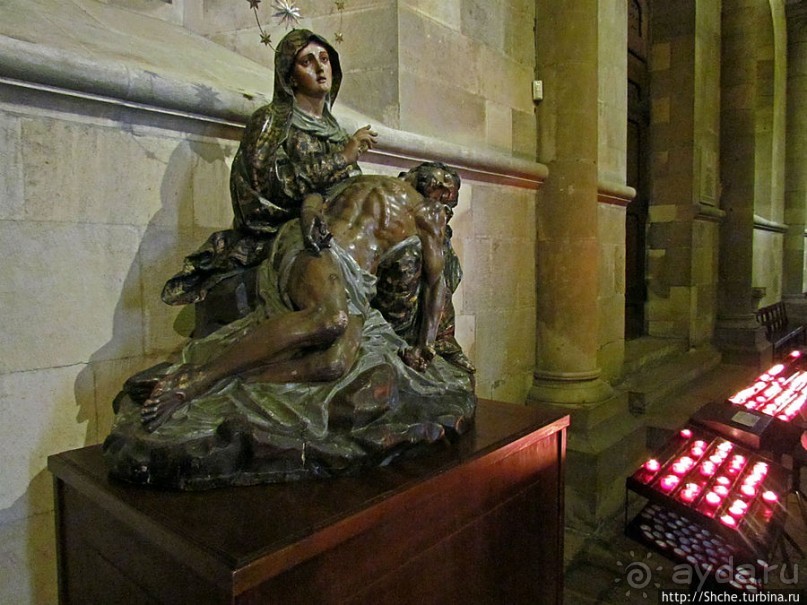 Кафедральный собор Лиссабона в арабском квартале "Алфама"