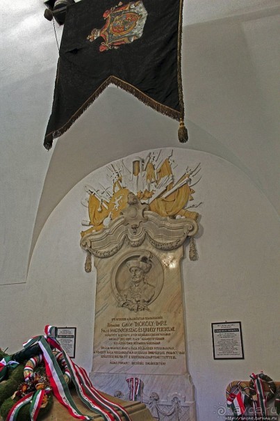 Альбом отзыва "Строго и минималистически — евангелическая церковь Кежмарока"