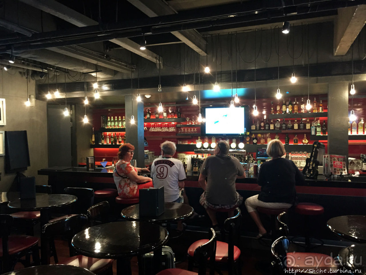 Культовое кафе в Бангкоке