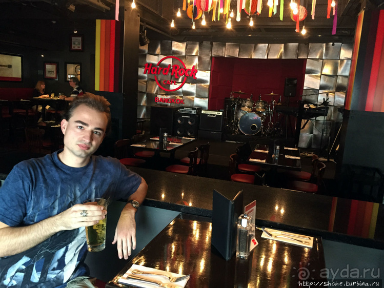 Культовое кафе в Бангкоке