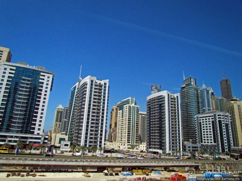 Дубай. На метро вдоль Джумейры