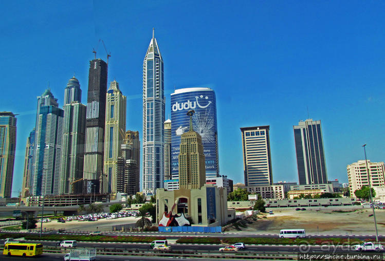 Дубай. На метро вдоль Джумейры