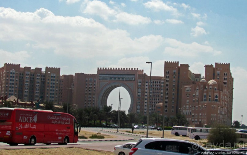 Дубай. На метро вдоль Джумейры