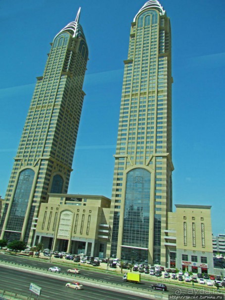 Дубай. На метро вдоль Джумейры