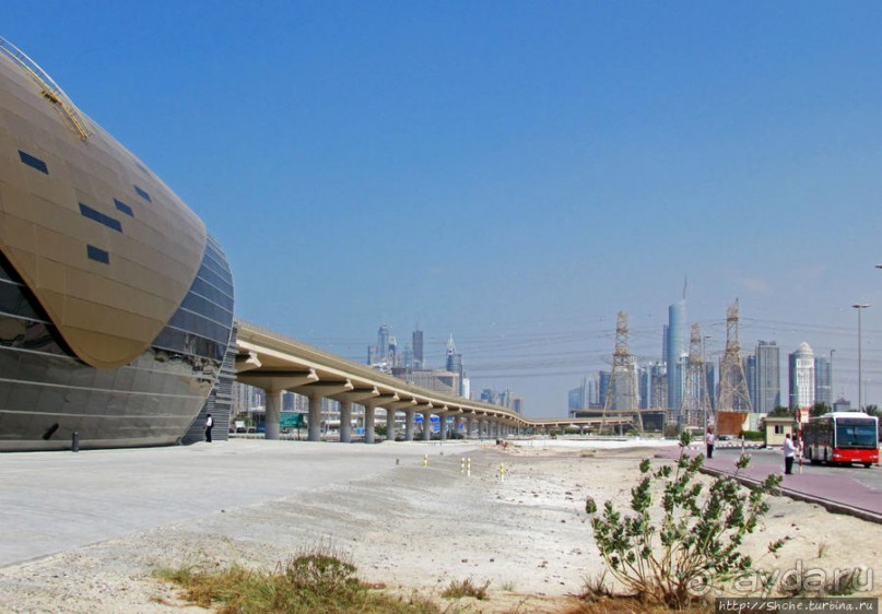Дубай. На метро вдоль Джумейры