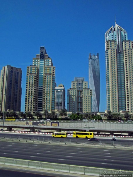 Дубай. На метро вдоль Джумейры