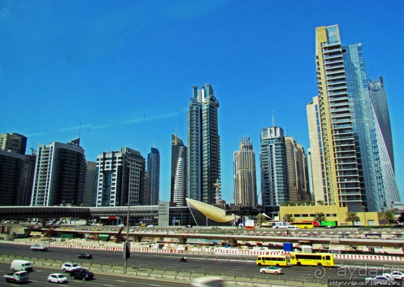 Дубай. На метро вдоль Джумейры