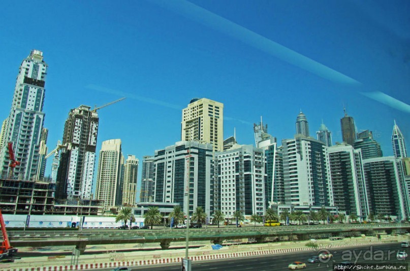 Дубай. На метро вдоль Джумейры